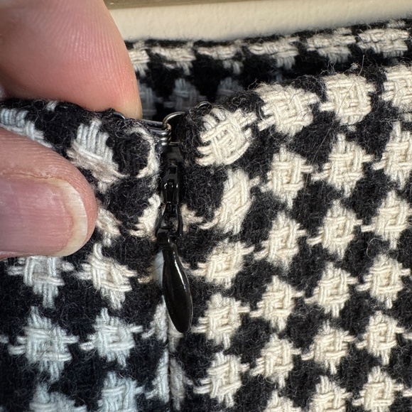 Talbots Women's Wool Blend Beige/Black Diamond Weave Mini Skirt Size 14 Lined - Picture 3 of 12